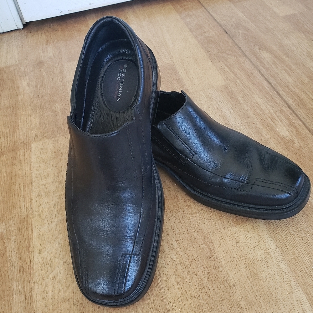 Bostonian 2 pod conform black leather uppers size 8M Slip On Shoes